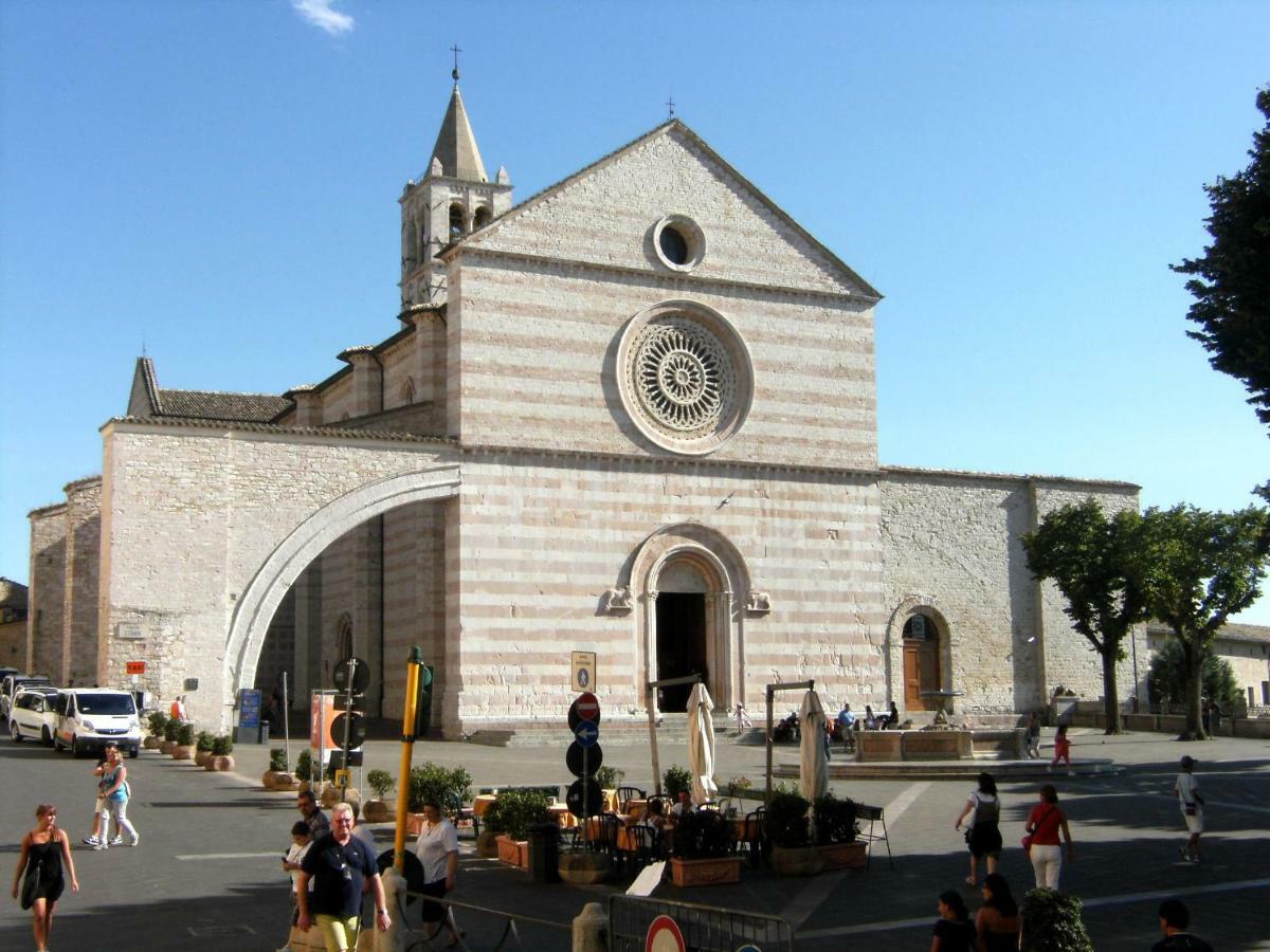 Appartamento La Giunchiglia Ассизи Экстерьер фото